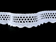 Cotton bobbin lace 82121, width 35 mm, white