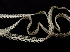 Cotton bobbin lace 82302, width 13 mm, ecru