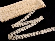 Cotton bobbin lace 81014, width 17 mm, raw