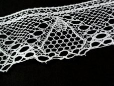 Cotton bobbin lace 75028, width 67 mm, white mercerized