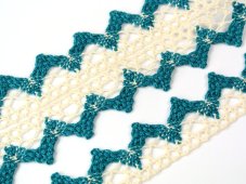Cotton bobbin lace 75220, width 33 mm, ecru/ aquamarine