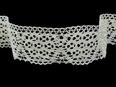 Cotton bobbin lace insert 82113, width 60 mm, ecru