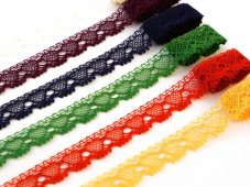Cotton bobbin lace 75133, width 19 mm, grass green