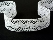 Cotton bobbin lace insert 73002, width 32 mm, white