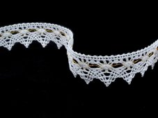 Cotton bobbin lace 75041, width 40 mm, white/ Lurex gold