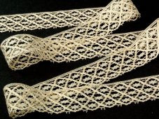 Cotton bobbin lace 75123, width 35 mm, ecru