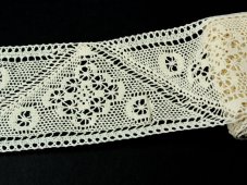 Cotton bobbin lace insert 75216, width 115 mm, ecru