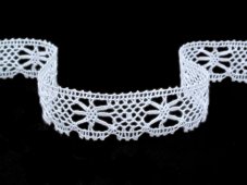 Cotton bobbin lace 82107, width 35 mm, white