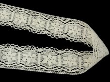 Cotton bobbin lace 82109, width 60 mm, ecru