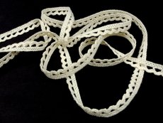 Cotton bobbin lace 73012, width 10 mm, ecru