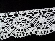 Cotton bobbin lace 75570, width 65 mm, white