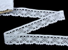 Cotton bobbin lace 82338, width 35 mm, white