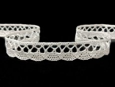Cotton bobbin lace 75099, width 18 mm, cream