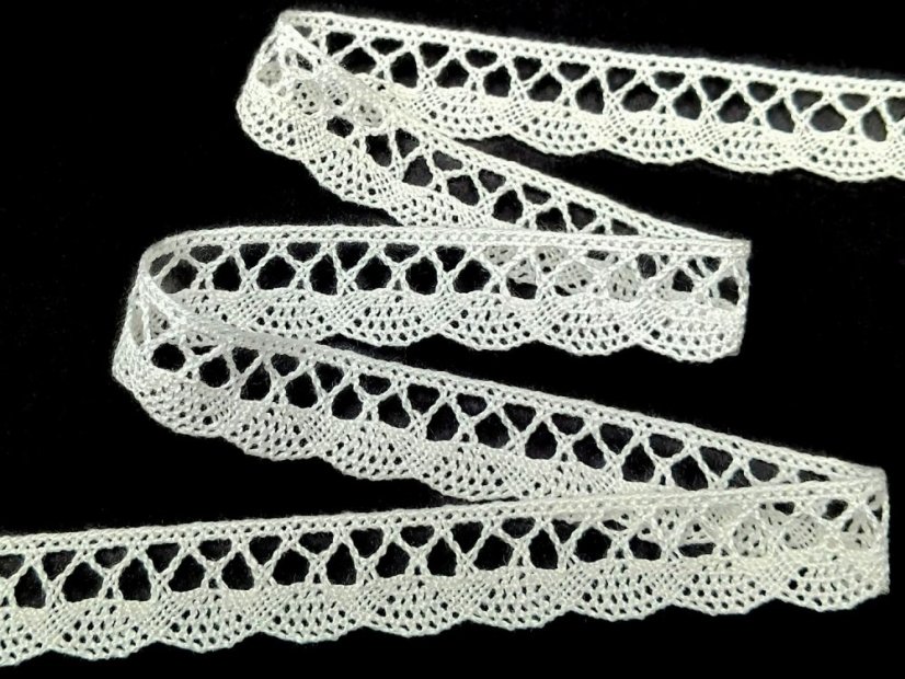 Cotton bobbin lace 75099, width 18 mm, cream