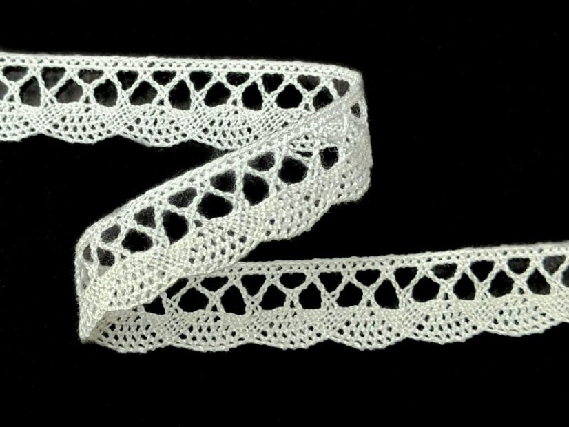 Cotton bobbin lace 75099, width 18 mm, cream