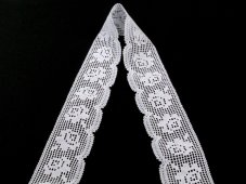 Cotton bobbin lace 81076 white